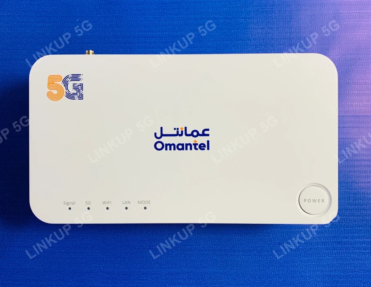 Aurora C150 5G router front view with Omantel branding and status LEDs